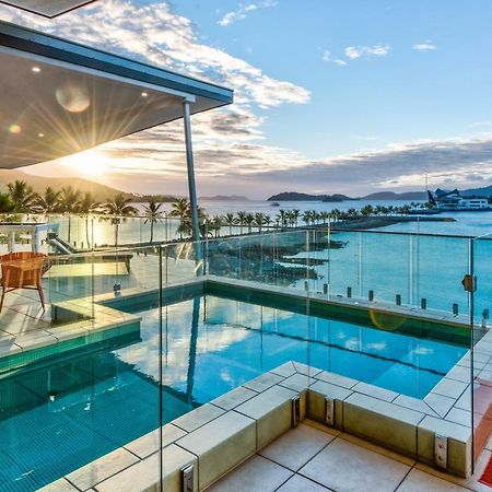 Pavillions Penthouse 25 - Luxury Waterfront Apartment With Private Roof Top Pool And Buggy Hamilton Island Bagian luar foto