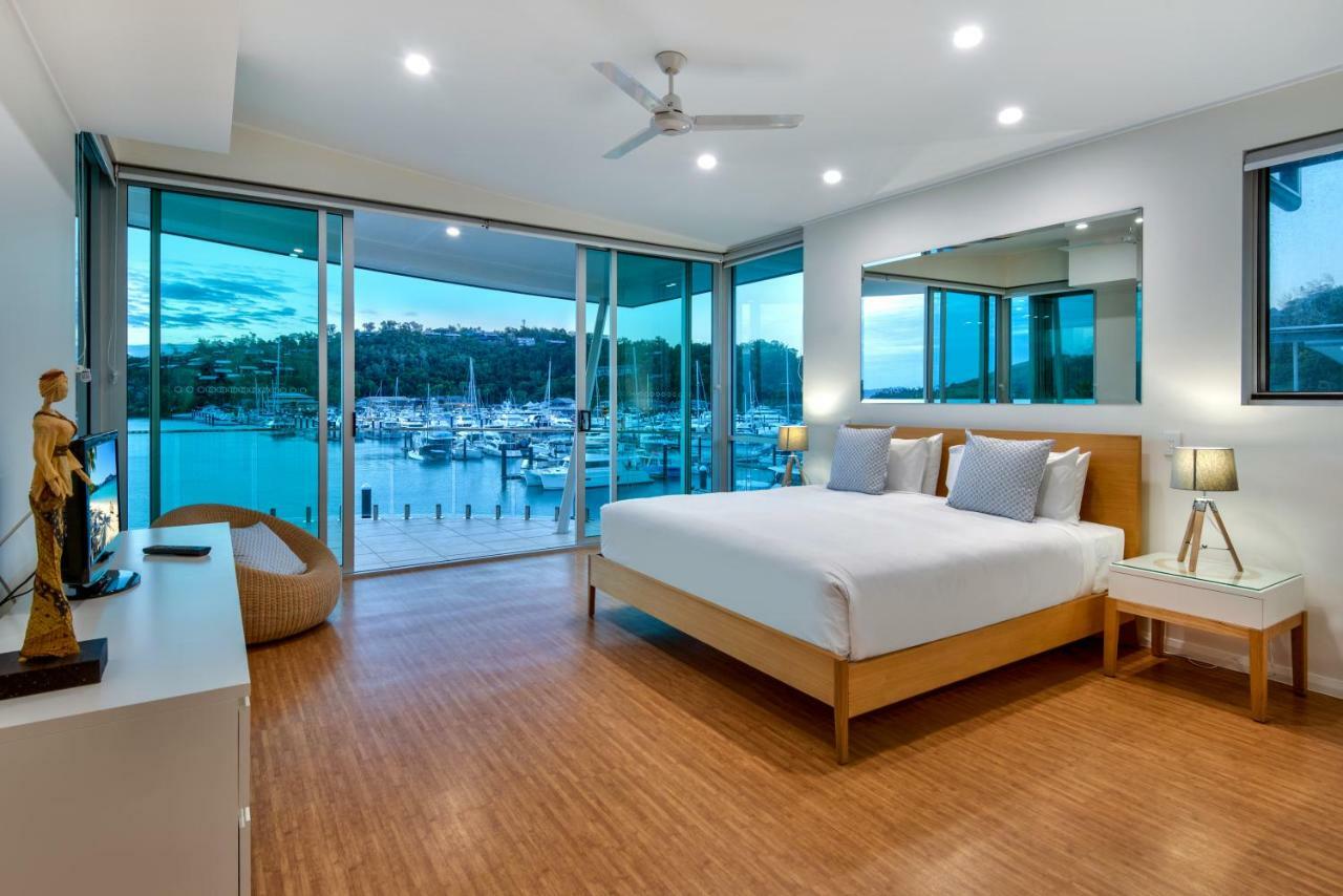 Pavillions Penthouse 25 - Luxury Waterfront Apartment With Private Roof Top Pool And Buggy Hamilton Island Bagian luar foto