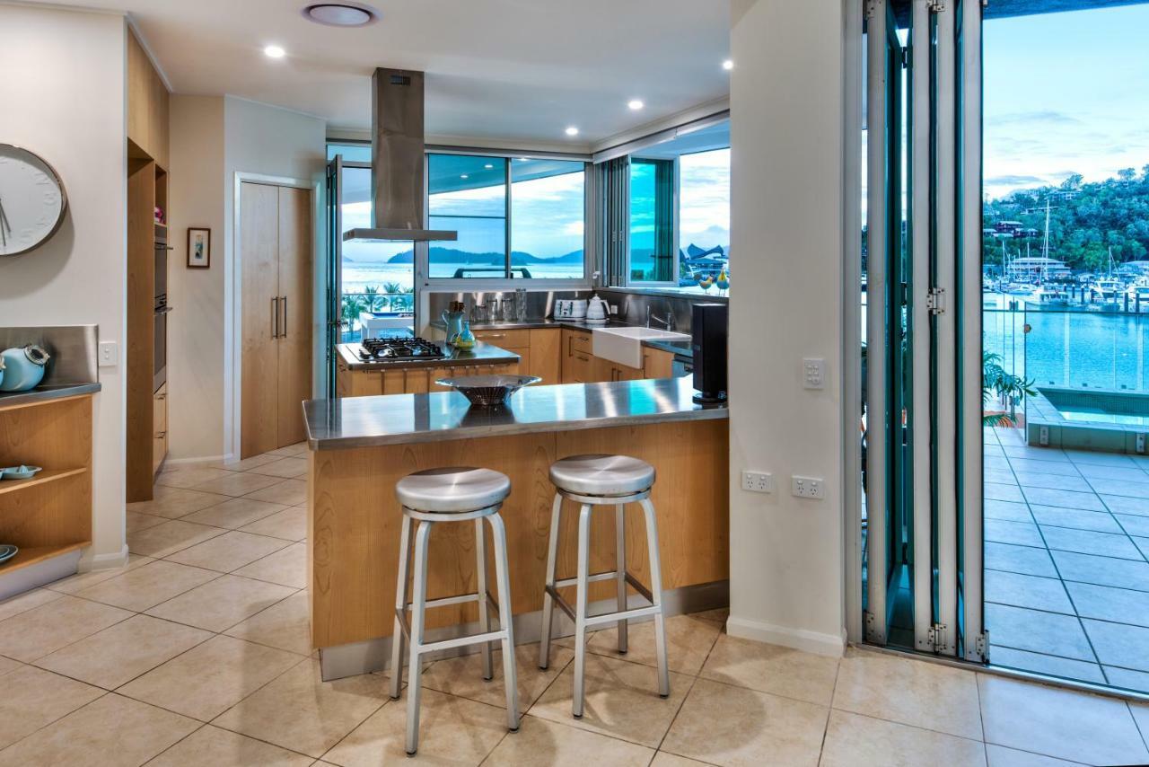 Pavillions Penthouse 25 - Luxury Waterfront Apartment With Private Roof Top Pool And Buggy Hamilton Island Bagian luar foto