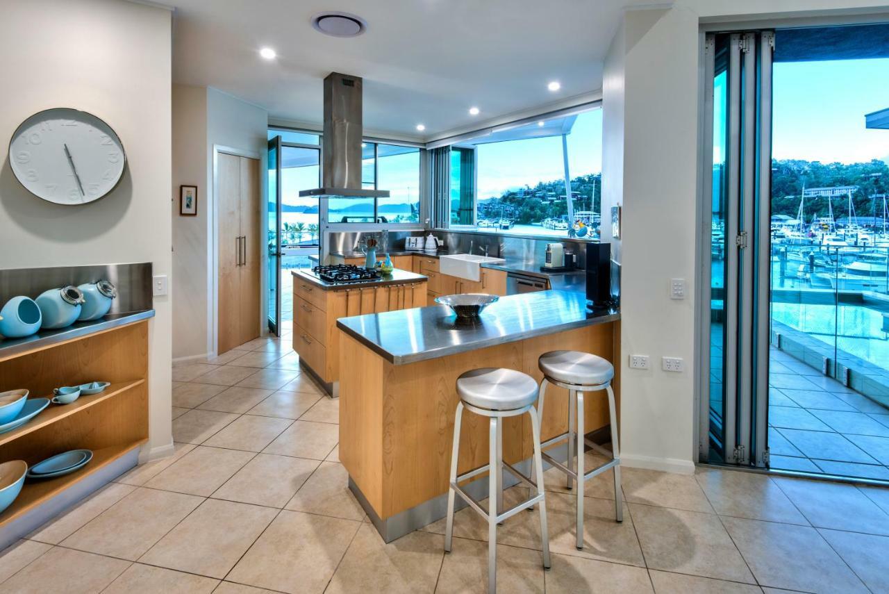 Pavillions Penthouse 25 - Luxury Waterfront Apartment With Private Roof Top Pool And Buggy Hamilton Island Bagian luar foto