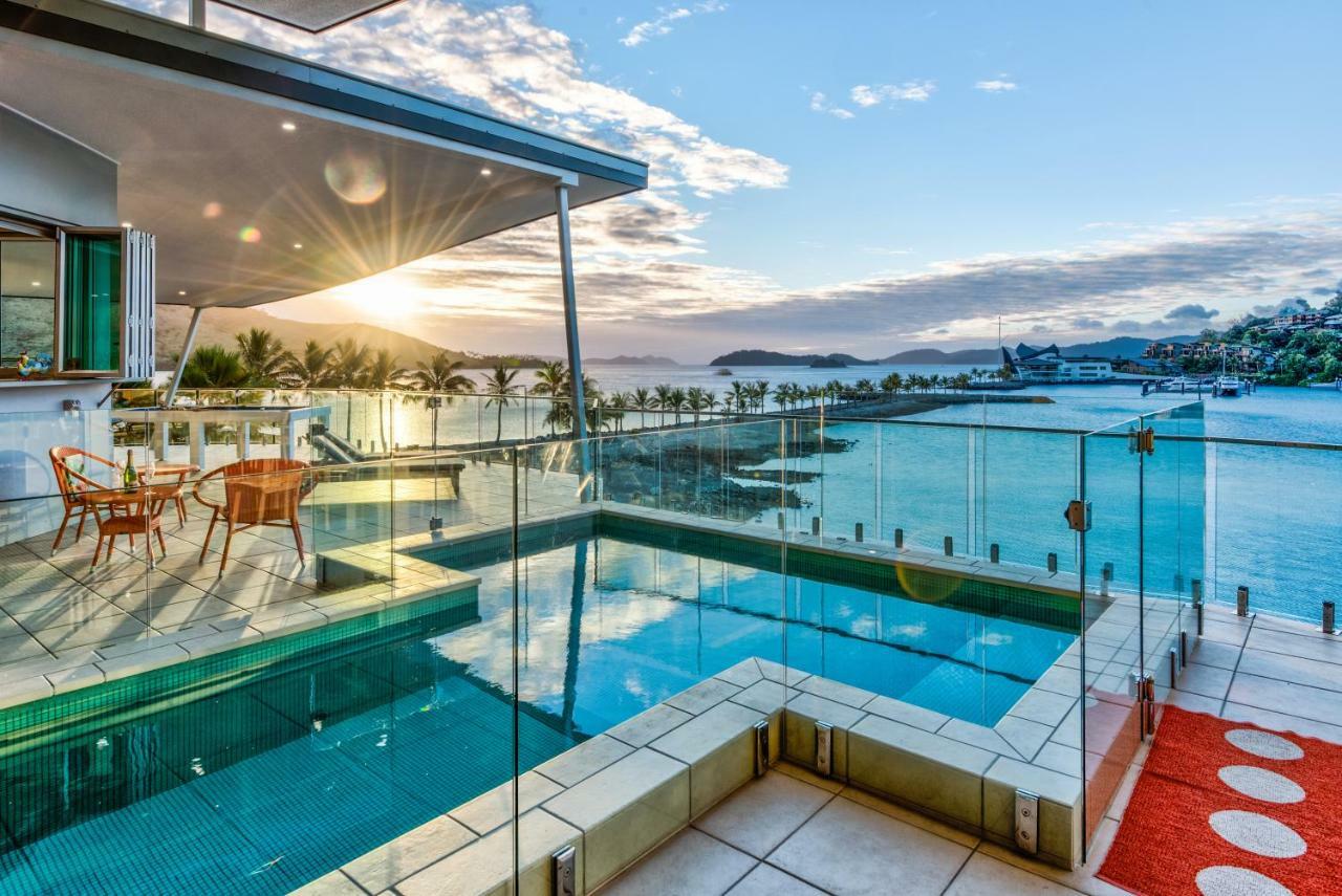 Pavillions Penthouse 25 - Luxury Waterfront Apartment With Private Roof Top Pool And Buggy Hamilton Island Bagian luar foto