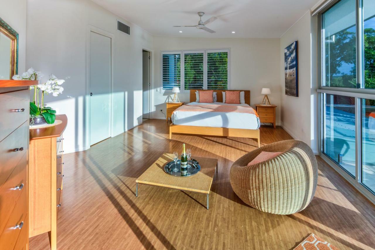 Pavillions Penthouse 25 - Luxury Waterfront Apartment With Private Roof Top Pool And Buggy Hamilton Island Bagian luar foto