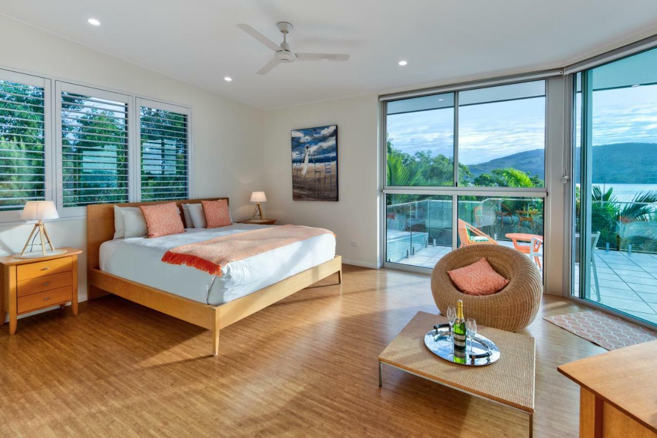 Pavillions Penthouse 25 - Luxury Waterfront Apartment With Private Roof Top Pool And Buggy Hamilton Island Bagian luar foto