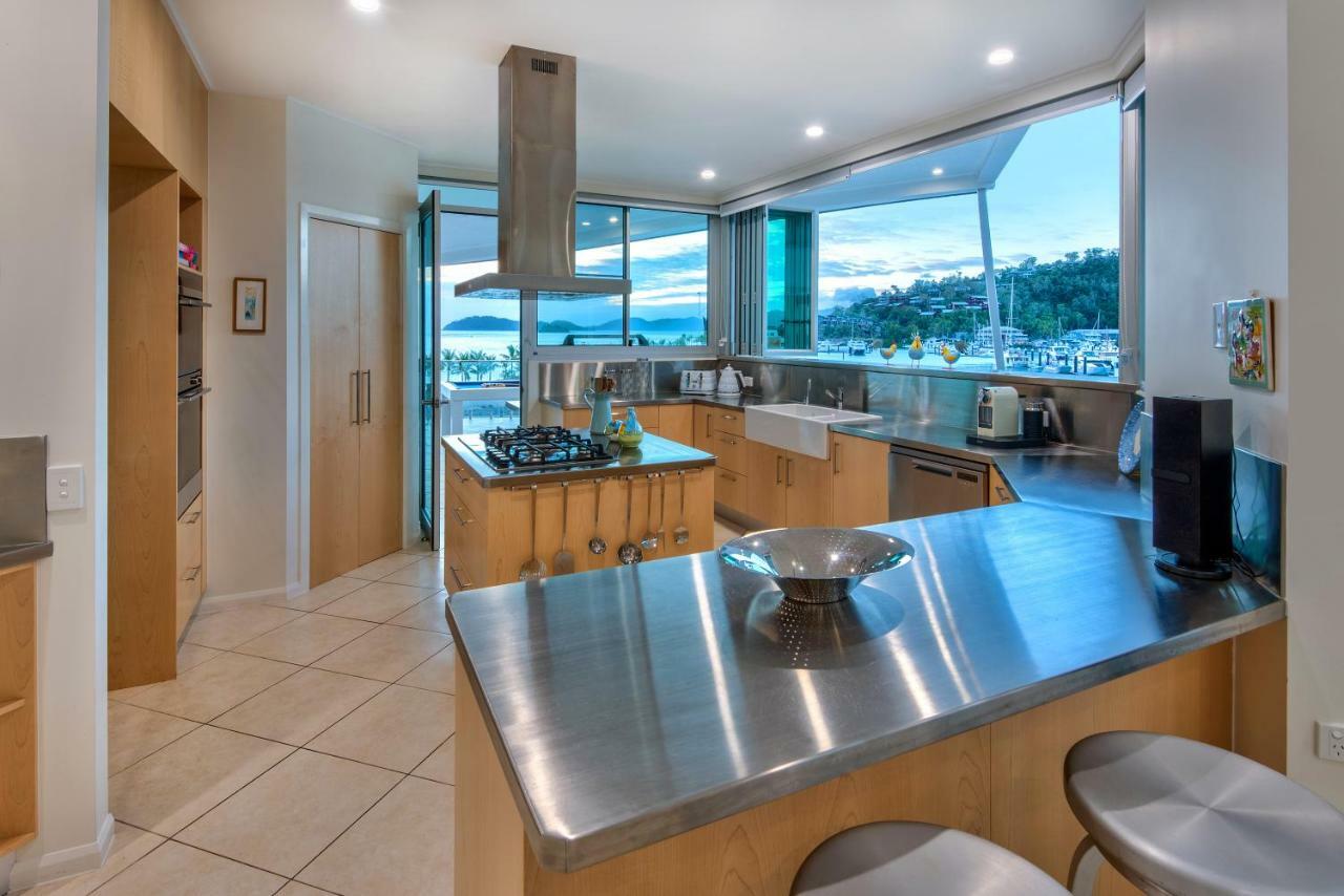 Pavillions Penthouse 25 - Luxury Waterfront Apartment With Private Roof Top Pool And Buggy Hamilton Island Bagian luar foto