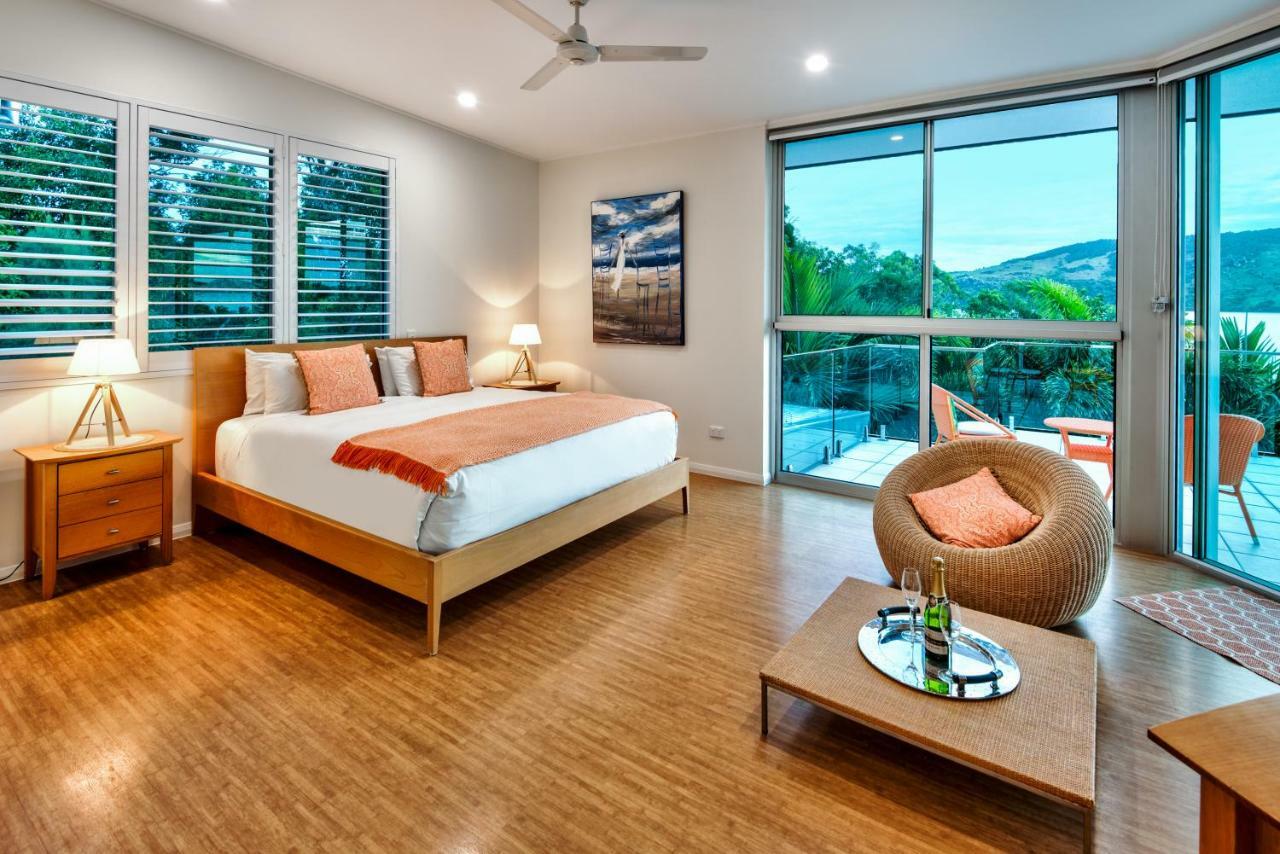 Pavillions Penthouse 25 - Luxury Waterfront Apartment With Private Roof Top Pool And Buggy Hamilton Island Bagian luar foto