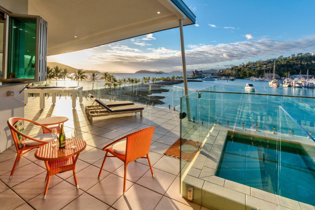 Pavillions Penthouse 25 - Luxury Waterfront Apartment With Private Roof Top Pool And Buggy Hamilton Island Bagian luar foto