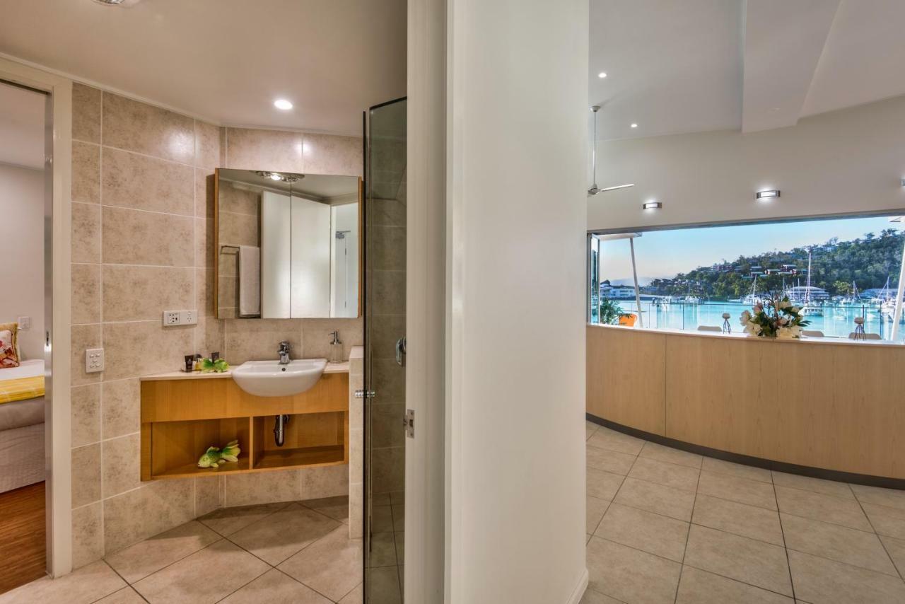 Pavillions Penthouse 25 - Luxury Waterfront Apartment With Private Roof Top Pool And Buggy Hamilton Island Bagian luar foto