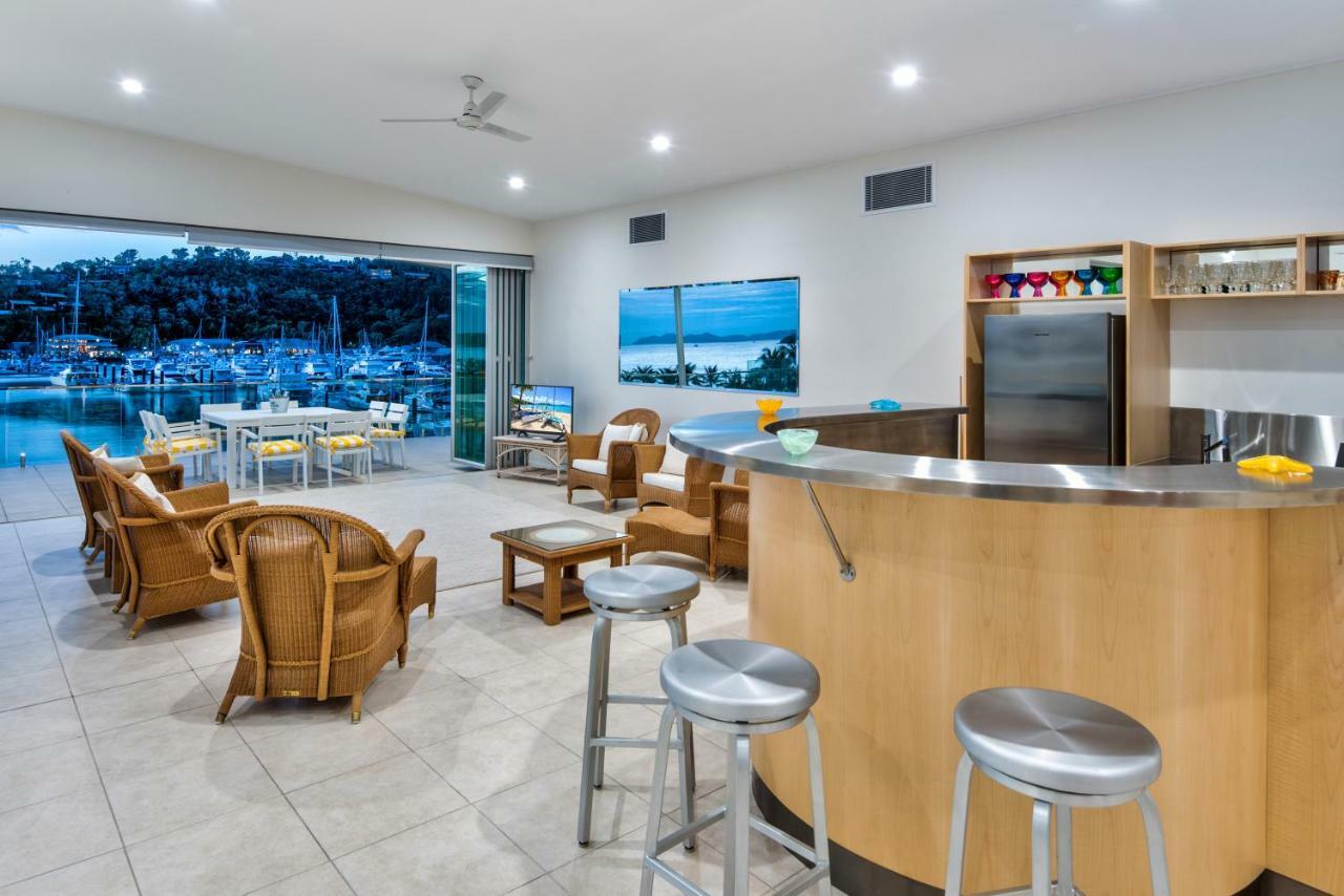 Pavillions Penthouse 25 - Luxury Waterfront Apartment With Private Roof Top Pool And Buggy Hamilton Island Bagian luar foto