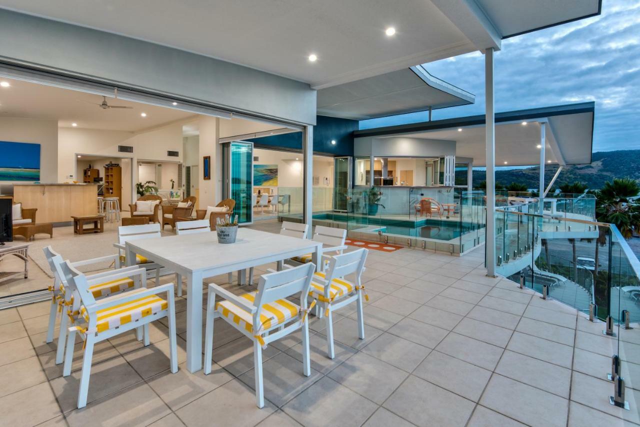 Pavillions Penthouse 25 - Luxury Waterfront Apartment With Private Roof Top Pool And Buggy Hamilton Island Bagian luar foto