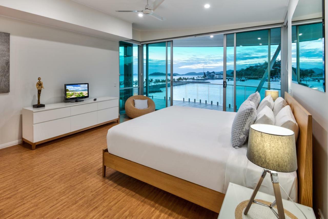 Pavillions Penthouse 25 - Luxury Waterfront Apartment With Private Roof Top Pool And Buggy Hamilton Island Bagian luar foto