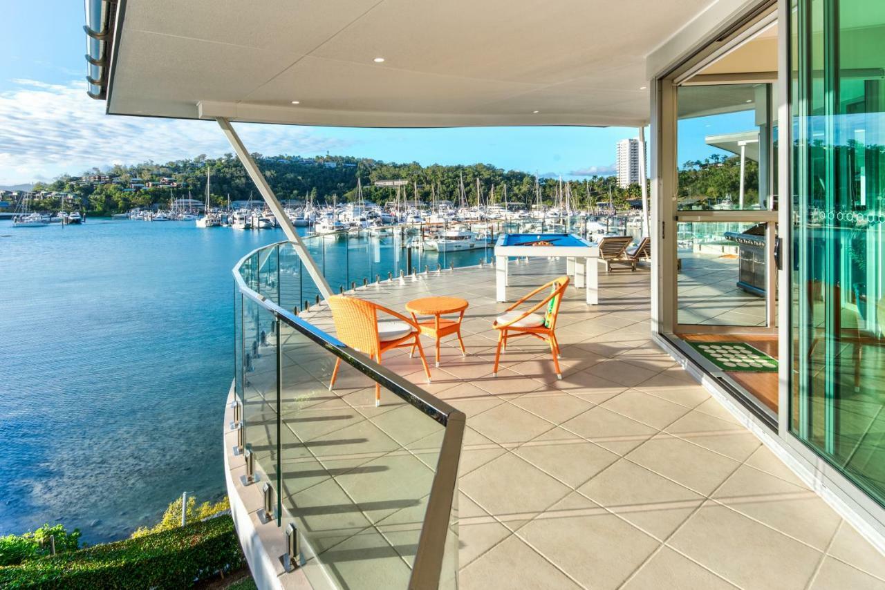 Pavillions Penthouse 25 - Luxury Waterfront Apartment With Private Roof Top Pool And Buggy Hamilton Island Bagian luar foto