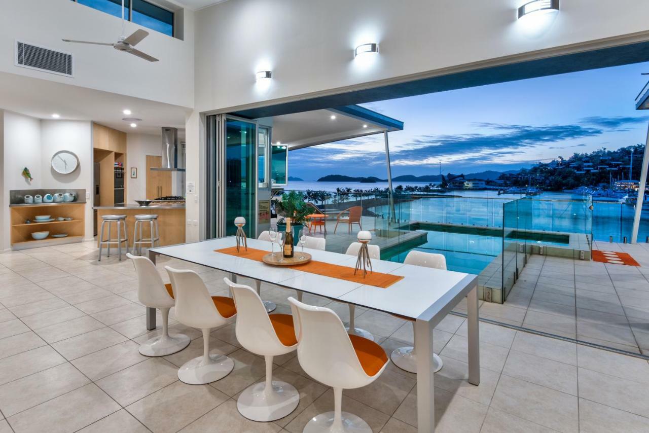 Pavillions Penthouse 25 - Luxury Waterfront Apartment With Private Roof Top Pool And Buggy Hamilton Island Bagian luar foto
